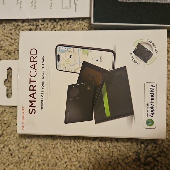 KeySmart SmartCard wallet tracker wireless charging Find My Wallet - Picture 2 of 11